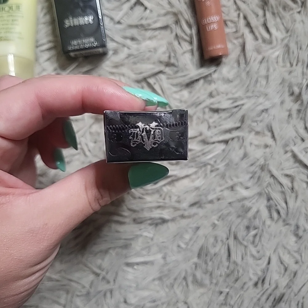 Beauty Bundle Clinique Kat Von D Lips Plumping Lip Gloss Moisturizer ✨️💫